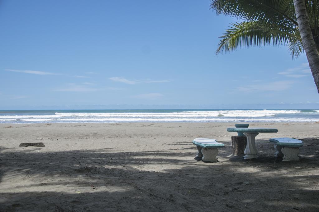 Pelican Beachfront Hotel Эстерильос-Эсте Экстерьер фото