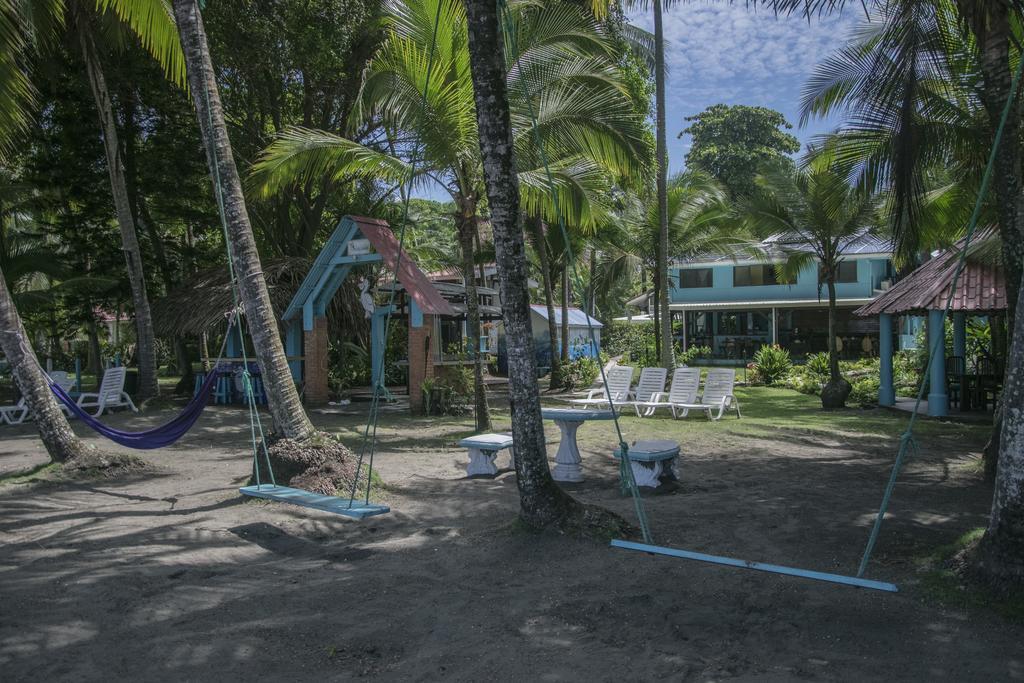 Pelican Beachfront Hotel Эстерильос-Эсте Экстерьер фото